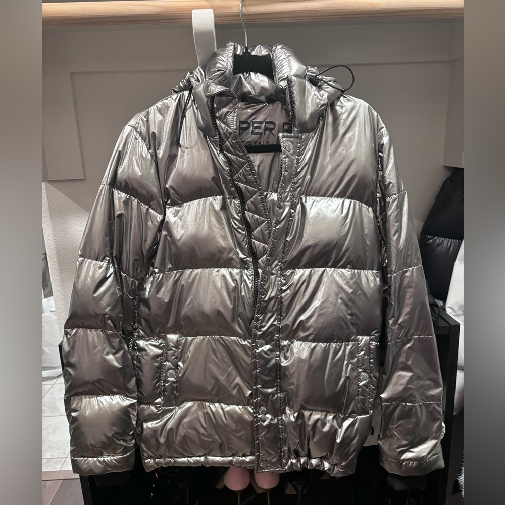 New, never worn. Aritzia, supper puff waterproof jacket.